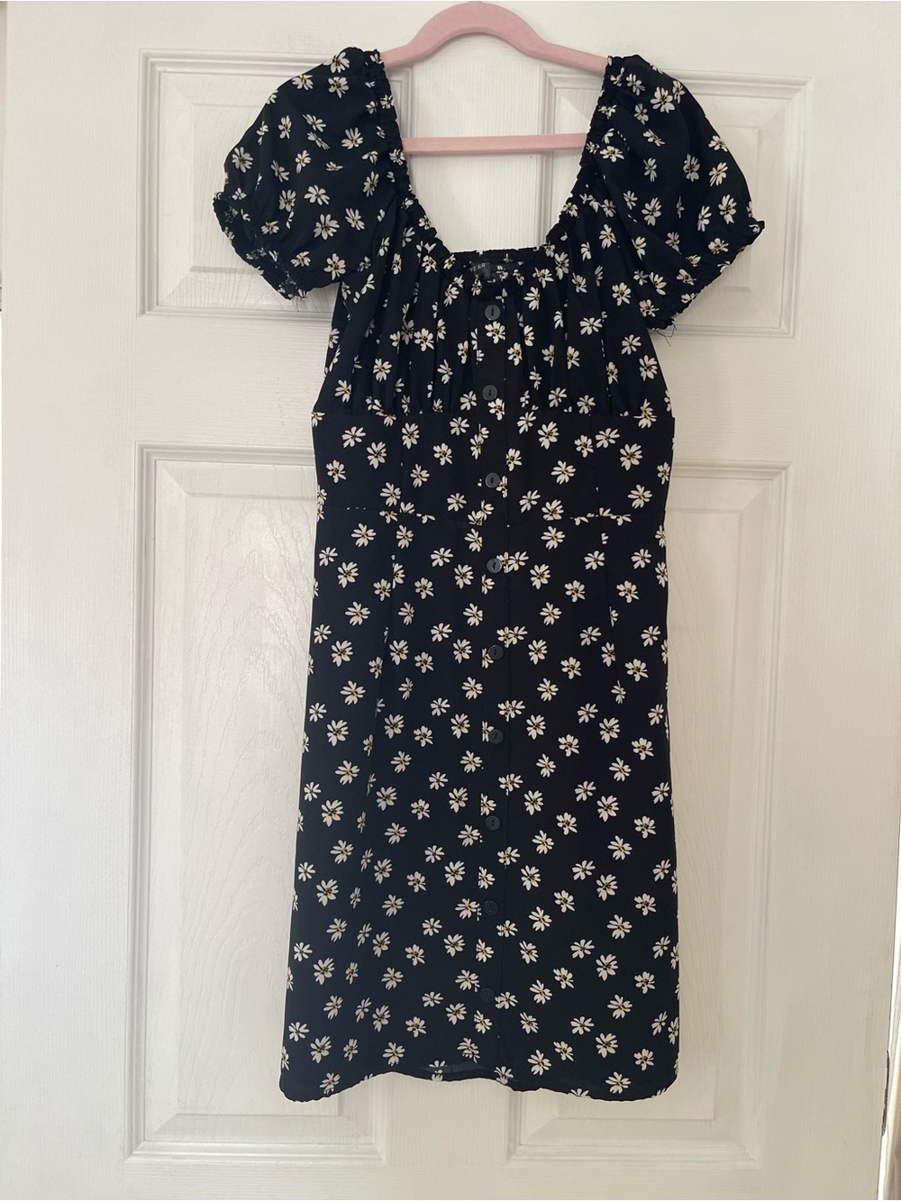 Streetwear Society Black Daisy Puff Sleeve Dress